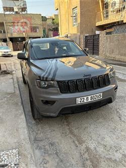 جیپ گراند شیرۆکی